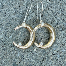 Load image into Gallery viewer, Crescent Moon Earring
