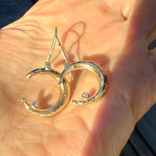 Load image into Gallery viewer, Crescent Moon Earring
