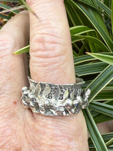 Load image into Gallery viewer, Forest Spinner Ring #10
